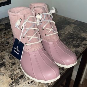 Women’s Sperry Saltwater Boot NWT